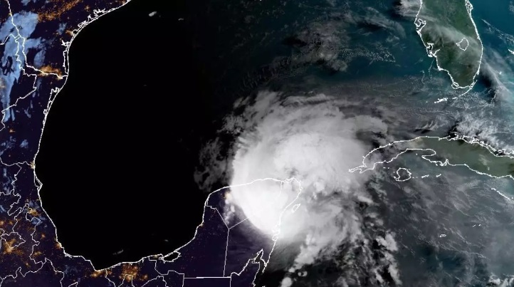 Beryl de categoría 3 se aproxima a las costas de Quintana Roo, Caribe mexicano