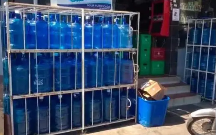 Pro Consumidor sancionará comercios que exponen botellones de agua al sol