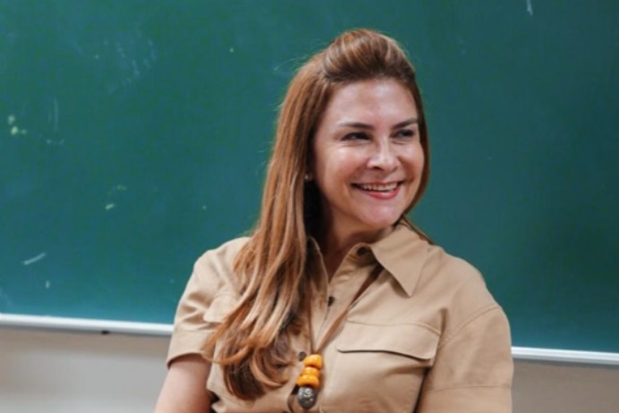 «No se hacen políticas públicas lejos de la gente» dice Carolina Mejía