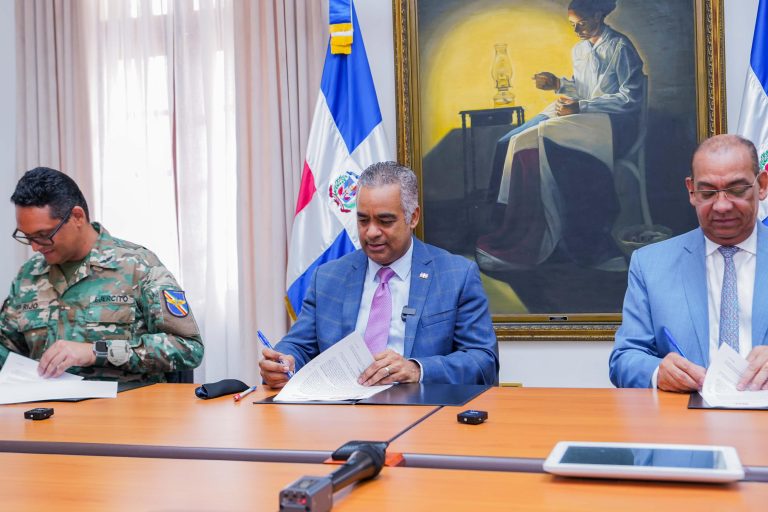 Firman convenio para mejorar la seguridad de la infraestructura vial a través de las cámaras del 9-1-1