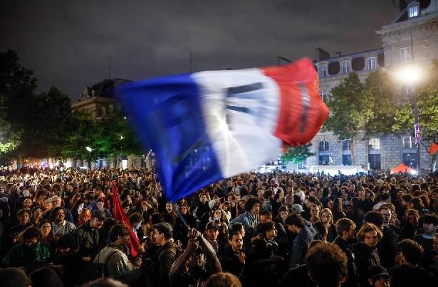 La izquierda y Macron dan sorpresa en las elecciones legislativas de Francia