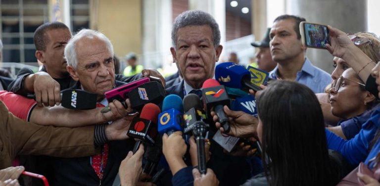 Leonel Fernández se reúne con candidatos presidenciales venezolanos previo a elecciones