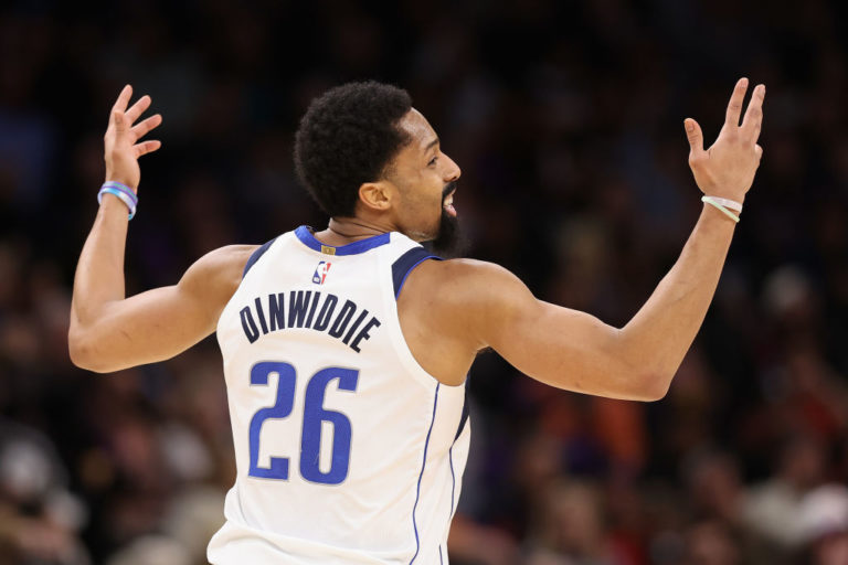 Los Mavericks ‘repescan’ a Dinwiddie por el mínimo