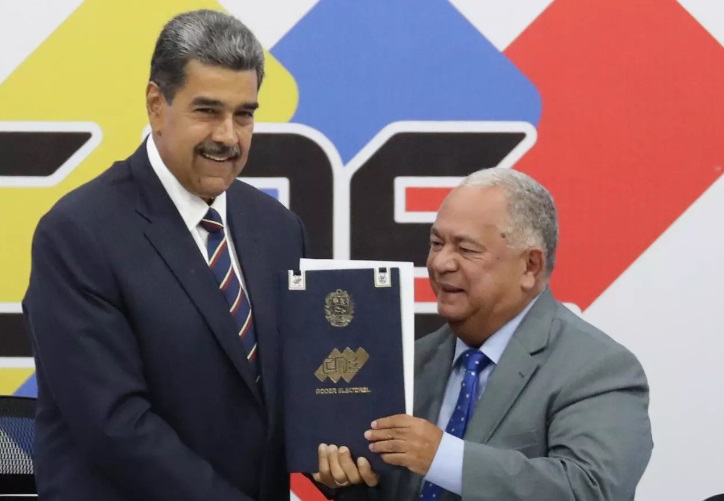 Consejo Nacional Electoral entrega a Maduro certificado de ganador de las elecciones