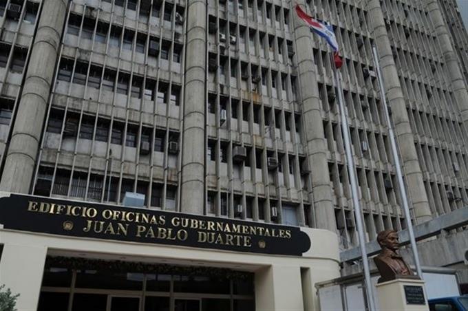 A la primera Secretaria de Interior y Policía, Leonel Fernández tuvo que darle una pensión de RD$8,000 para que pudiera comprar sus medicamentos