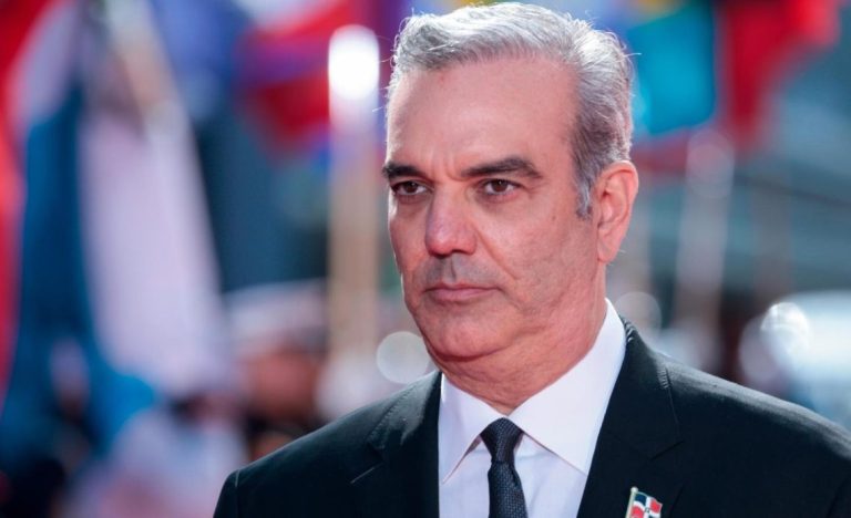 Abinader acata decisión de Venezuela de retirar personal diplomático de RD