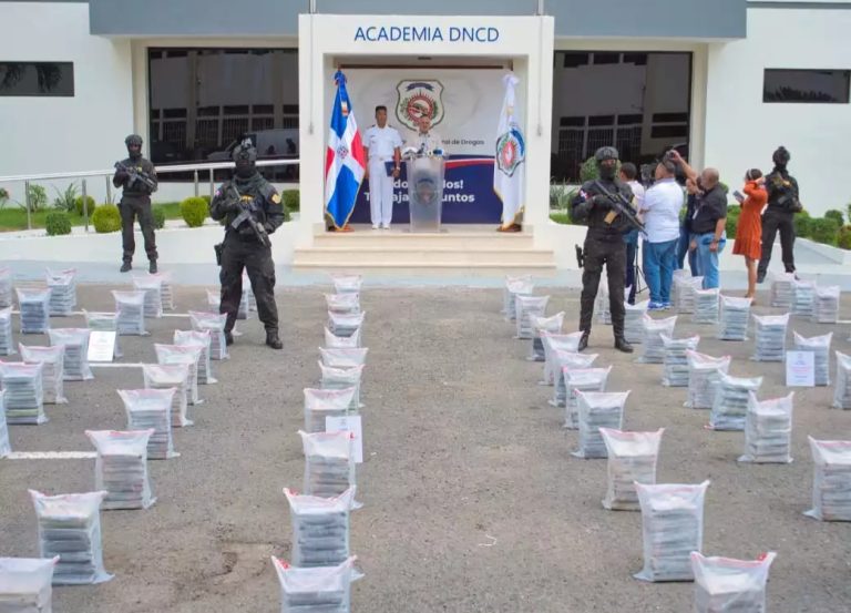 DNCD confisca más de una tonelada presumiblemente cocaína