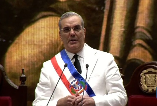 Presidente Abinader reafirmó su compromiso de seguir invirtiendo en la educación