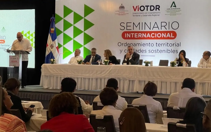 Abinader participa en apertura de seminario sobre ordenamiento territorial