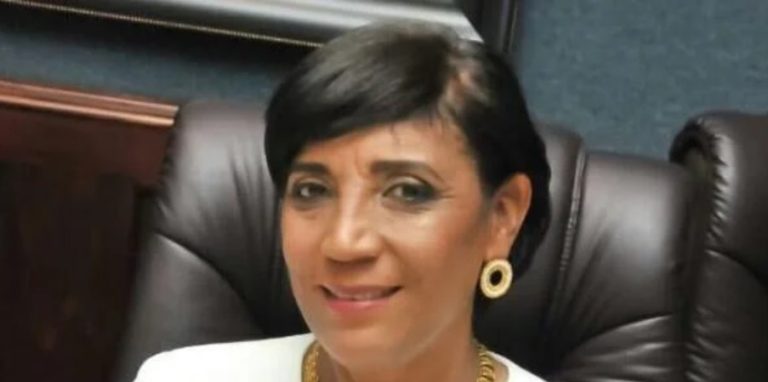 Vicealcaldesa Amparo Custodio asume la sindicatura de La Vega; alcalde de Samaná va a la presidencia de FEDOMU