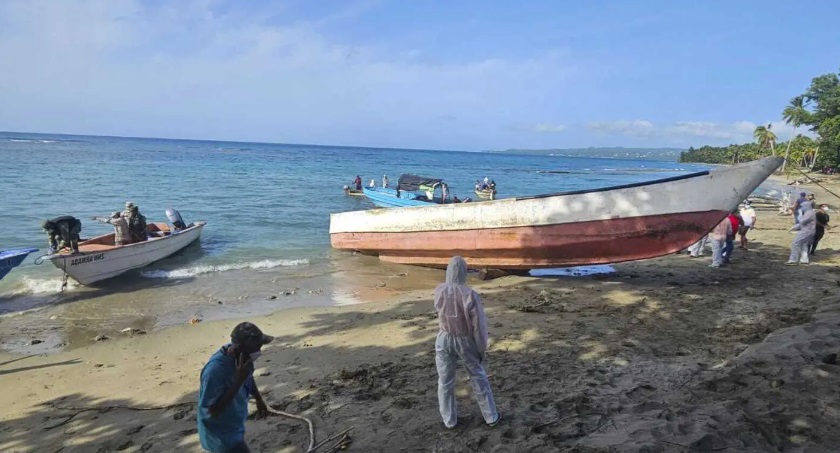 La barcaza africana que llegó a la RD salió en enero con 77 ocupantes