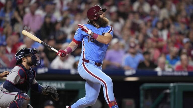 Castellanos batea jonrón de 2 carreras y Filis superan 5-4 a Bravos