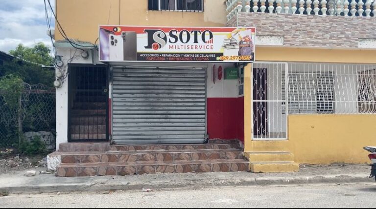 Delincuentes atracan centro comercial en Azua; cargan con mas de medio millón de pesos en efectivo