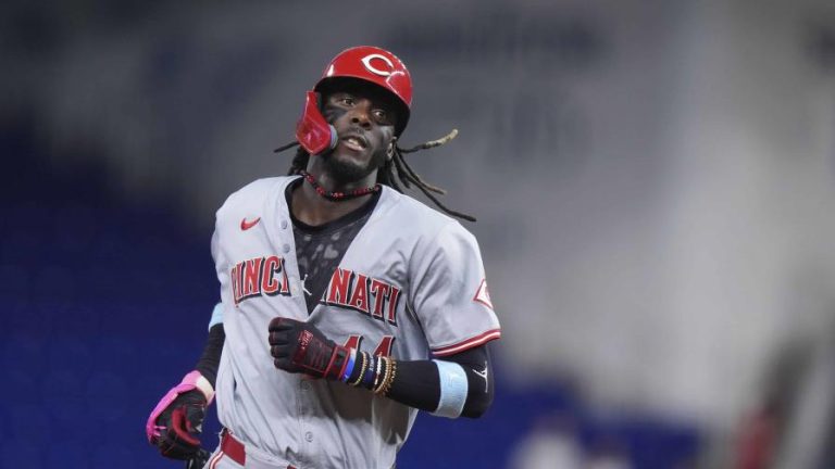 De la Cruz vuelve a golpear a los Marlins en triunfo 8-2 de los Rojos