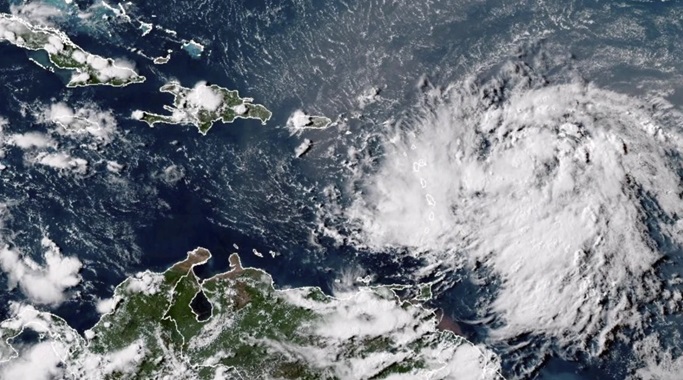 Tormenta Ernesto se sentirá esta noche en RD pero sin afectar directamente