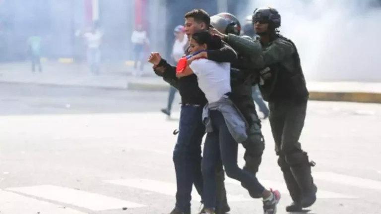 Más de 1.200 detenidos en protestas contra el resultado de las presidenciales en Venezuela