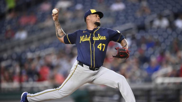 Frankie Montás gana en su debut con Milwaukee