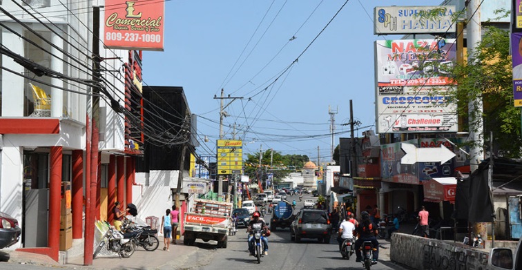 Robos y atracos vuelven a ponerse de moda en Haina; piden acción de la Policía Nacional