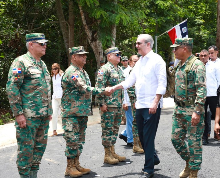 Presidente Abinader inaugura 20 instalaciones repartidas en el Campamento Militar 16 de Agosto, Sierra Prieta, SDN y en la Base Aérea