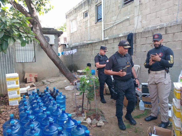 CECCOM desmantela red de fabricantes de bebidas alcohólicas adulteradas con más de 500 unidades