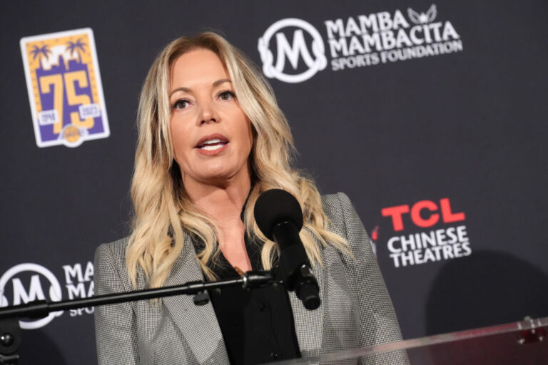 Jeanie Buss explica la elección de J.J. Redick como dirigente de los Lakers