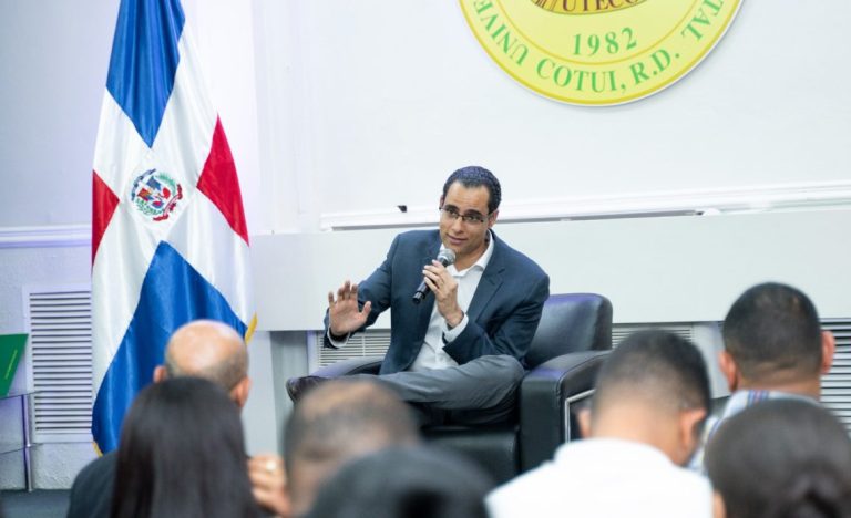 Juan Ariel dice nuevas tecnologías cambiarán radicalmente mercado de trabajo