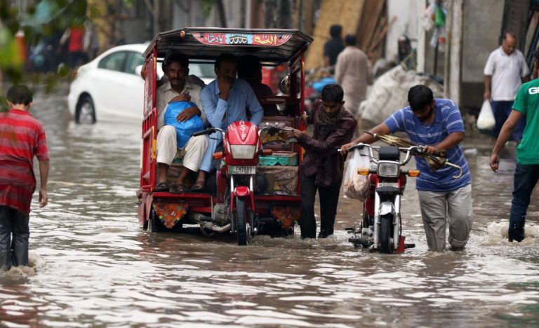 Más de 200 muertos y 392 heridos por las fuertes lluvias en Pakistán desde julio