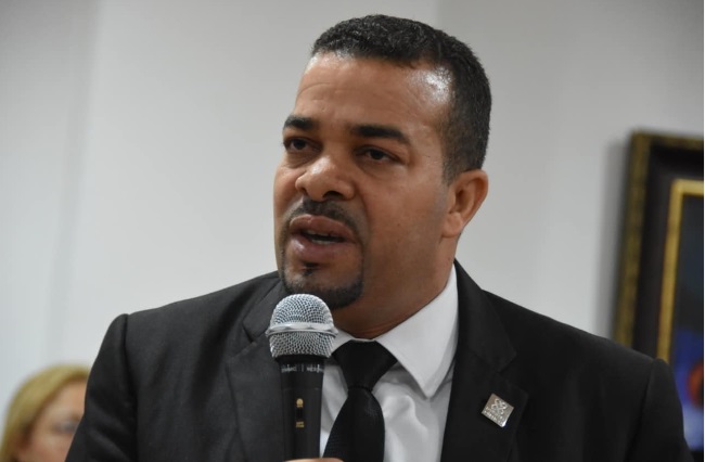 Fiscal SDE dice Génesis Lugo era presionada por familiares para que retirara querella contra hermana por violar a su hija