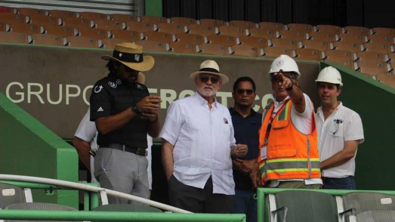 Presidente de LIDOM inspecciona trabajos en el estadio Tetelo Vargas