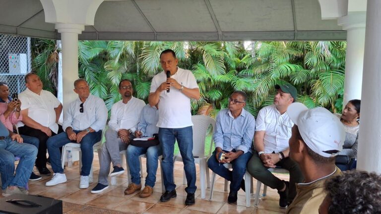 Radhamés Jiménez afirma que en  gobierno del PRM todos los servicios básicos han colapsado