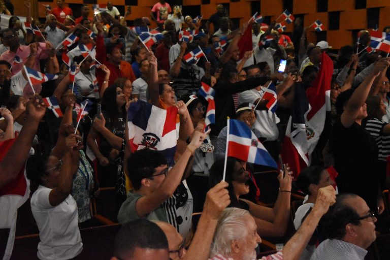 Gobierno dará este domingo un gran recibimiento en el AILA a Marileidy Paulino y demás medallistas