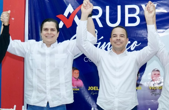 Renuncia del PRD el Alcalde Municipal de Villa Sonador; Aruby Taveras