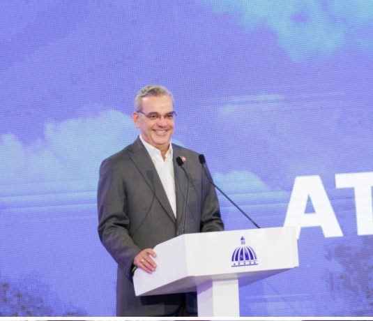 Reportaje- Con encuesta en su canal de WhatsApp Abinader da perfil a su proyecto reforma constitucional