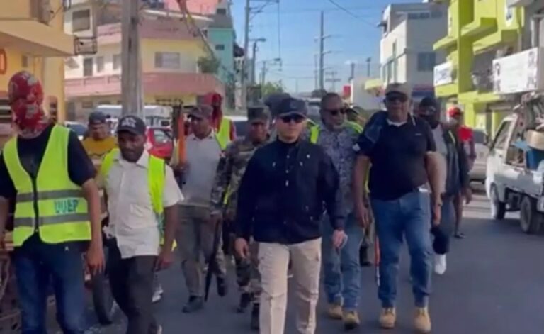 Alcaldía del DN cierra metaleras ilegales y recupera espacios en Villa Consuelo