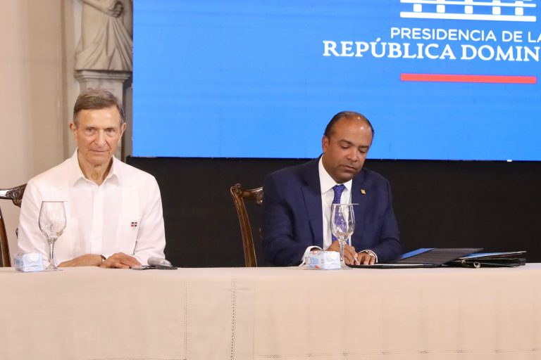 Banreservas y DFC anuncian US$84 millones para mujeres, préstamos verdes y pequeñas empresas