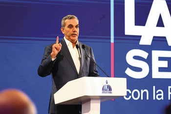 Abinader asegura no sabe de movimiento «Luis debe seguir 28-32»