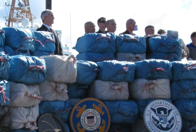 Detienen dos dominicanos en Puerto Rico en embarcación con más de 300 kilos de droga