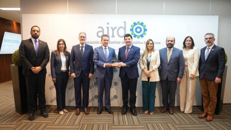 AIRD reconoce, por unanimidad, al ministro Bisonó por su apoyo al sector industrial