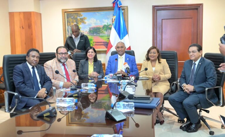 Extienden plazo de inscripción para los que aspiran a ser miembros de la JCE