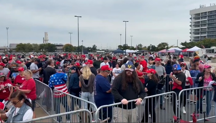 Encuentran explosivos en un vehículo situado cerca del lugar del mitin de Trump en Long Island