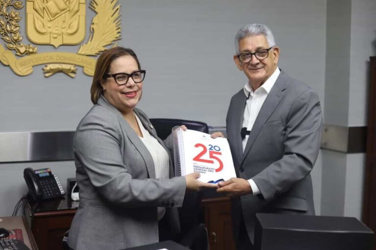 Poder Ejecutivo somete al Congreso presupuesto para el 2025 por un billón 484,234.6 millones de pesos