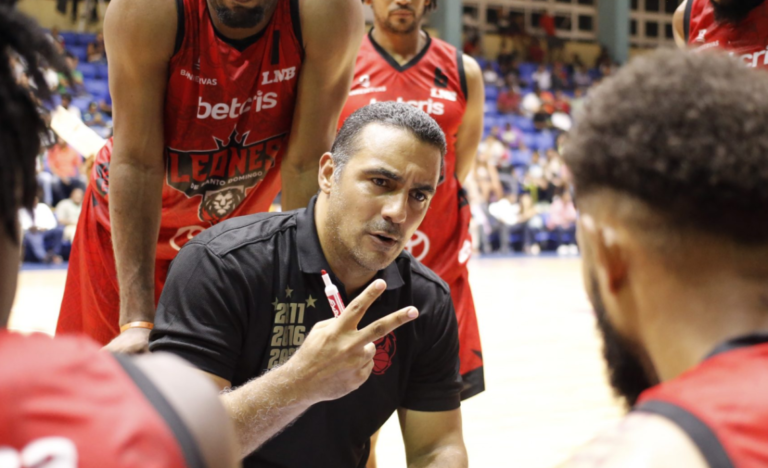 Julio Duquela es despedido como dirigente del Club Rafael Barias