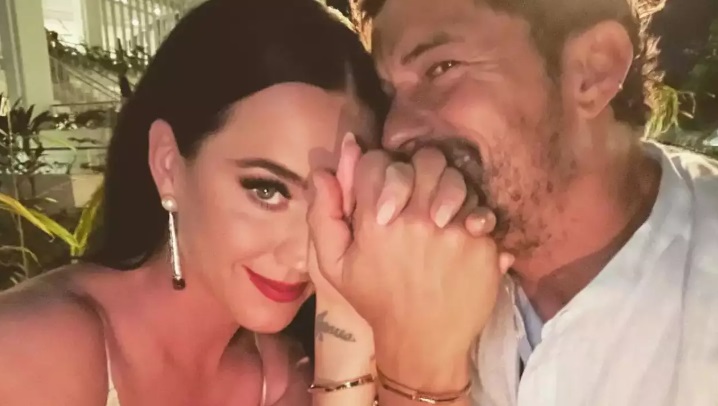 La “recompensa” sexual que Katy Perry le da a su prometido Orlando Bloom por lavar los platos