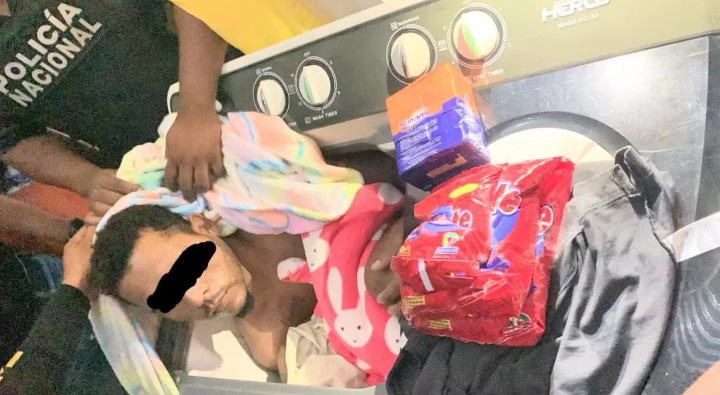 Hombre se esconde en el interior de la lavadora de doce libras para evadir la persecución policial
