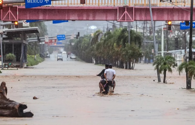 Aumentan a 22 los muertos en sur de México por el huracán John tras sumarse seis víctimas