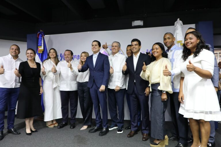 Paliza juramenta en el PRM a ex secretario de organización del PRD