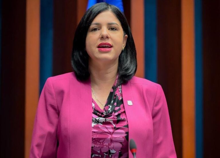 Senadora pide a Abinader reconocer a Edmundo González como presidente de Venezuela