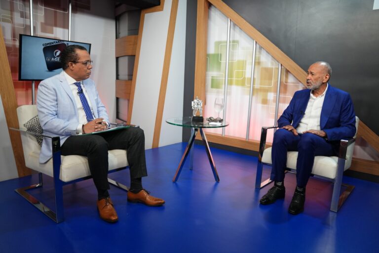 Video -Director de Inabie promete suplir alimentos y útiles escolares a estudiantes enviado a colegios por falta de cupos