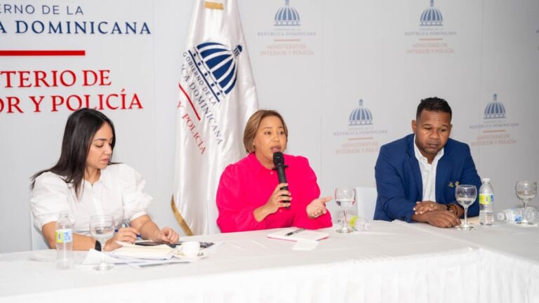 Faride Raful garantiza que no habrá más «incautaciones arbitrarias» de bocinas en negocios