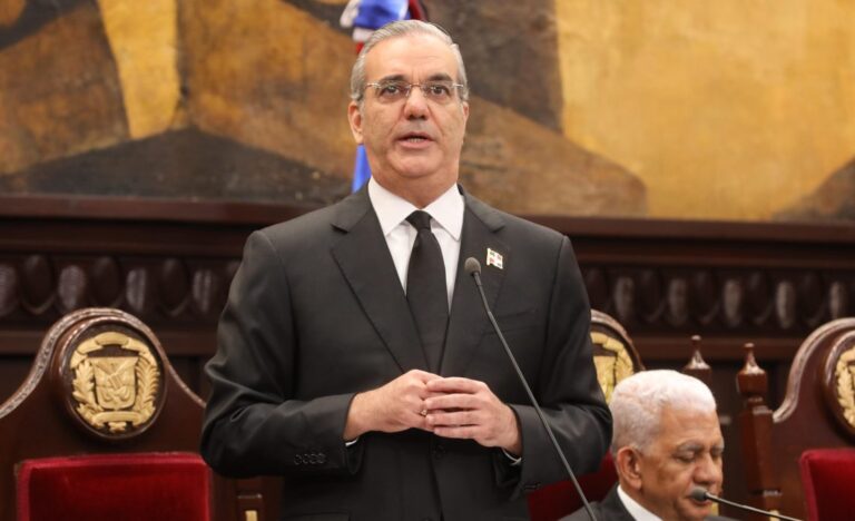 Abinader se prepara para no sentir la soledad del poder tras no poder volver a aspirar